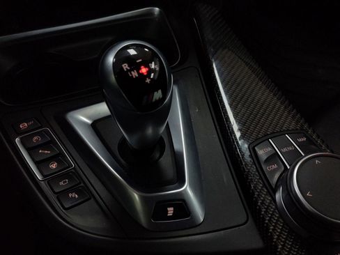 Used 2020 BMW M4 Coupe w/ Executive Package image 15