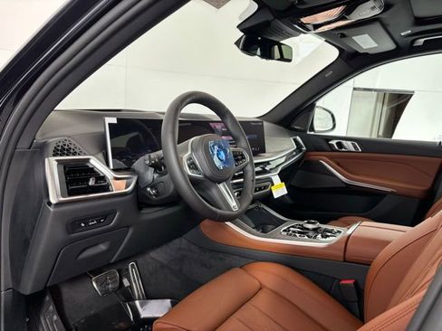 New 2026 BMW X5 xDrive50e image 8