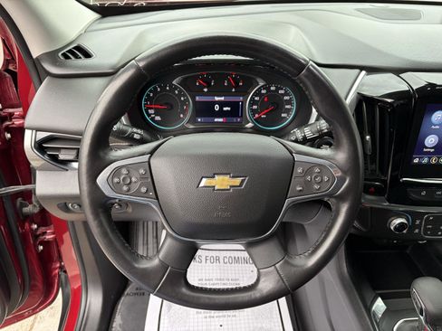 Used 2021 Chevrolet Traverse LT image 15