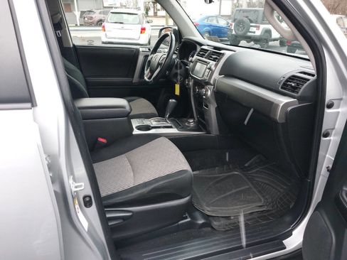 Used 2015 Toyota 4Runner SR5 4x4 4dr SUV image 20