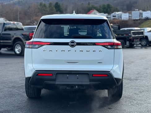 Used 2022 Nissan Pathfinder S image 6