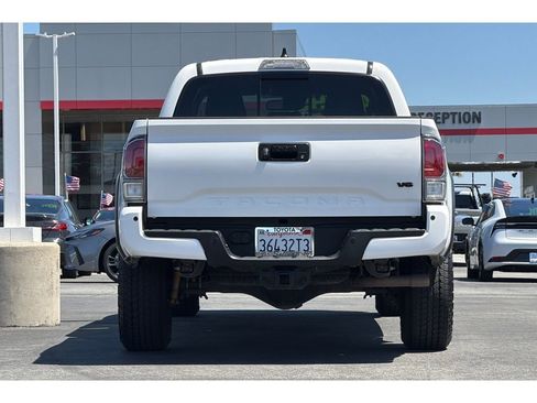 Certified 2023 Toyota Tacoma TRD Off-Road w/ Advanced Technology Package AWD/4WD image 5