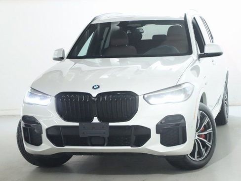 Certified 2022 BMW X5 xDrive45e w/ M Sport Package image 3