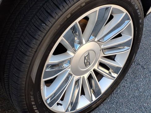 Used 2015 Cadillac Escalade Platinum image 21