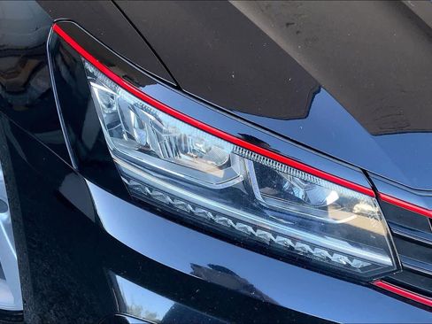 Used 2018 Volkswagen Passat GT image 27