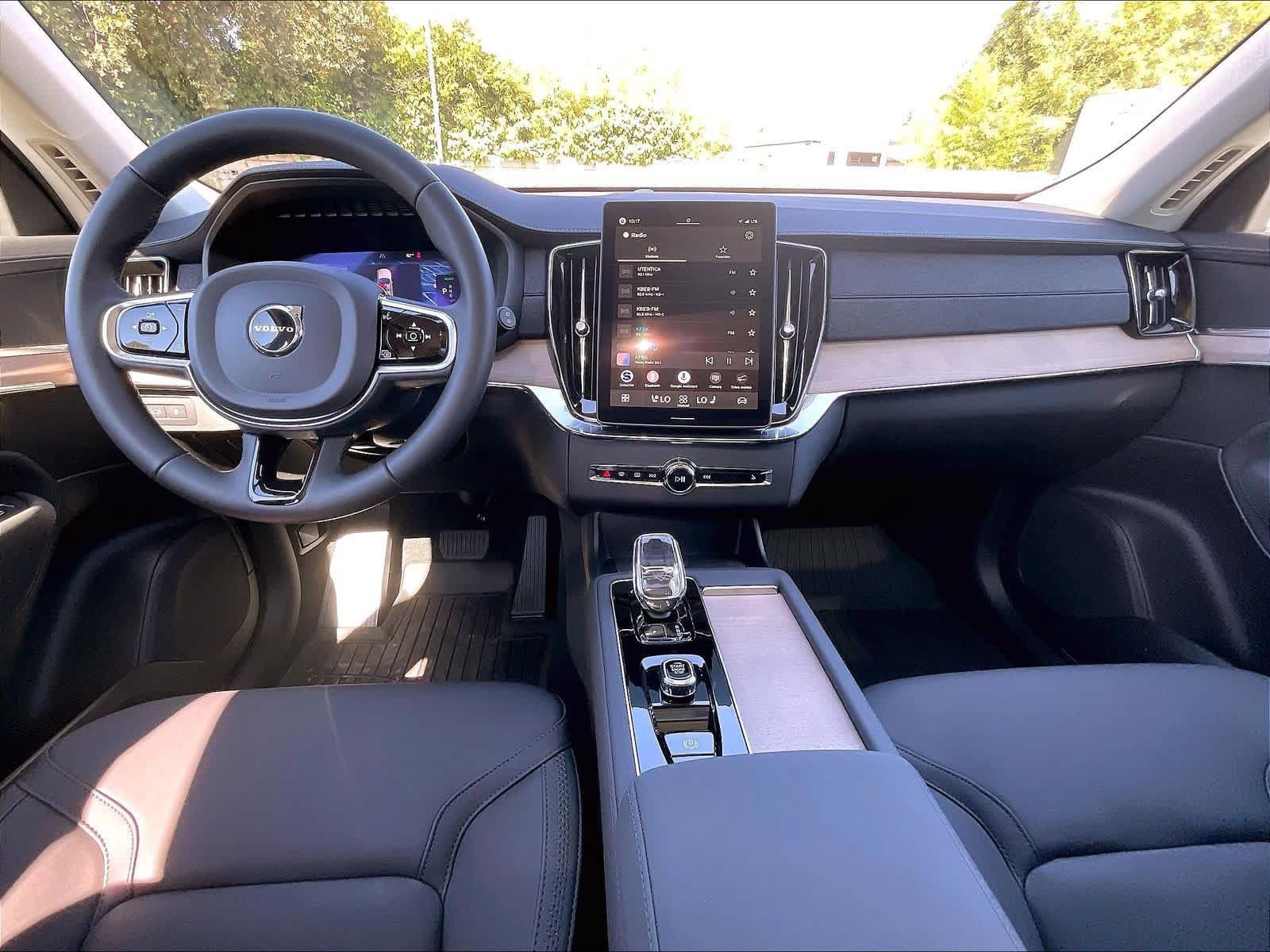New 2026 Volvo XC90 T8 Core w/ Protection Package Premier AWD/4WD image 7
