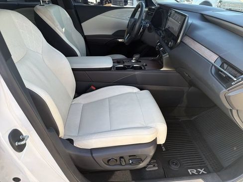 Used 2023 Lexus RX 350 w/ Accessory Package (Z1) AWD/4WD image 15