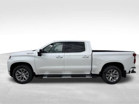 Used 2020 Chevrolet Silverado 1500 High Country w/ Technology Package AWD/4WD image 3