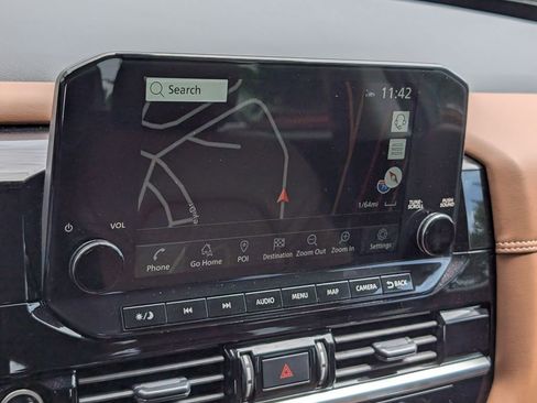 Used 2024 Nissan Pathfinder Platinum AWD/4WD image 14