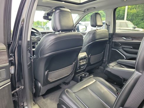 Used 2021 Jeep Grand Cherokee L Limited AWD/4WD image 11