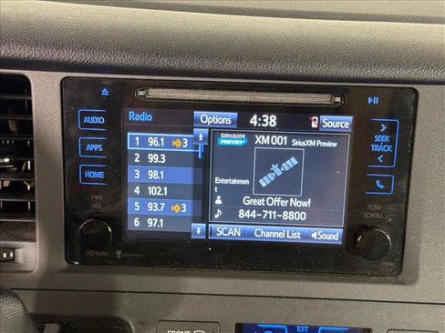 Used 2015 Toyota Sienna LE FWD image 26