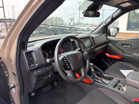 Used 2024 Nissan Frontier PRO-4X w/ Off-Road Protection Package image 4