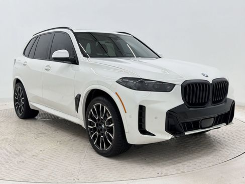Certified 2025 BMW X5 xDrive40i w/ Executive Package image 7