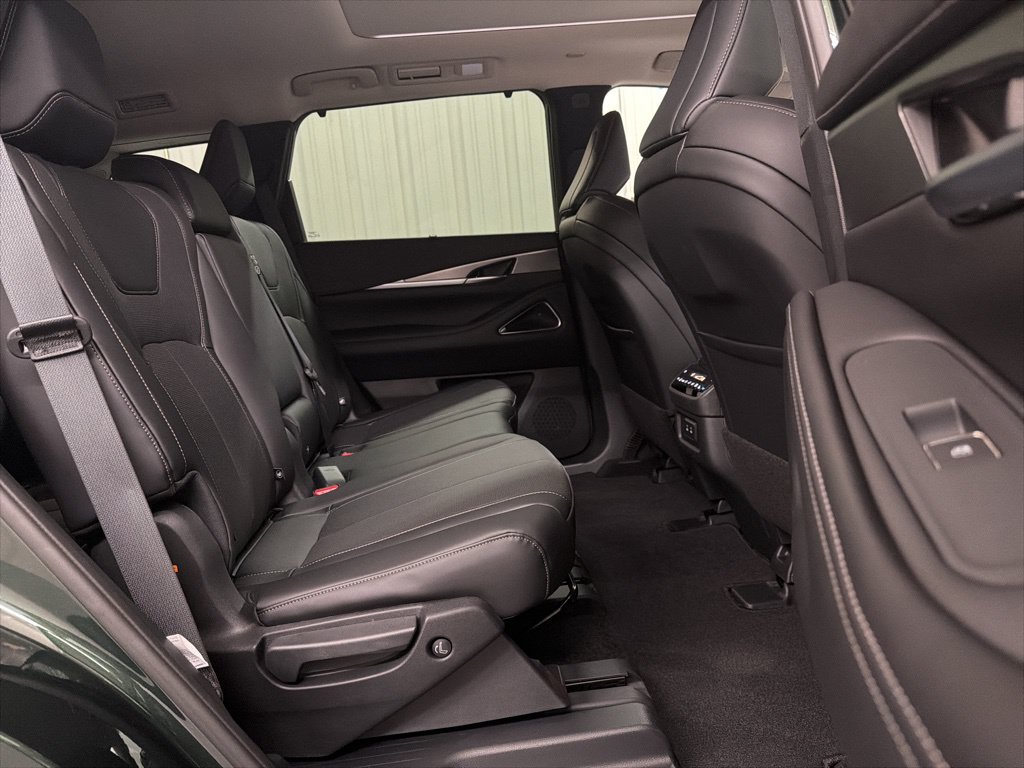 Certified 2026 INFINITI QX60 Luxe w/ Cargo Package FWD image 36