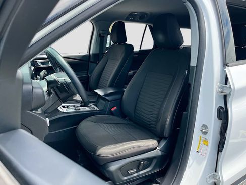 Used 2020 Ford Explorer XLT RWD image 18