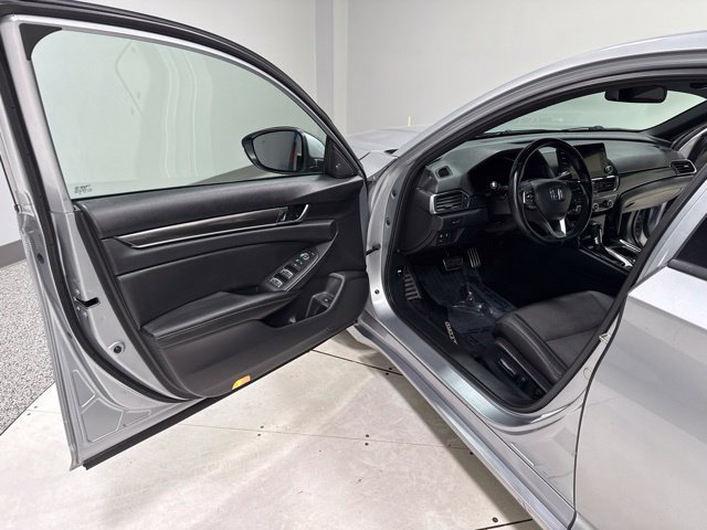 Used 2019 Honda Accord Sport image 10