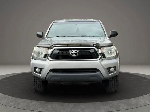 Used 2015 Toyota Tacoma PreRunner w/ SR5 Package RWD image 2