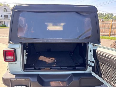 Used 2023 Jeep Wrangler Unlimited Sport AWD/4WD image 13