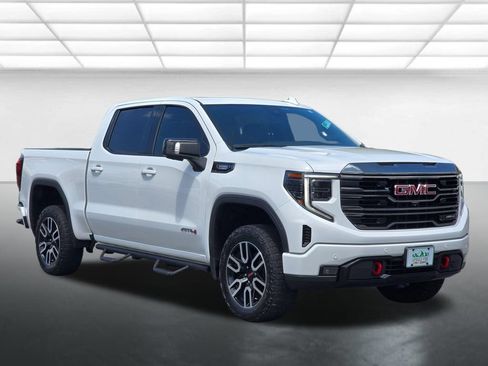 Certified 2023 GMC Sierra 1500 AT4 w/ Technology Package AWD/4WD image 19
