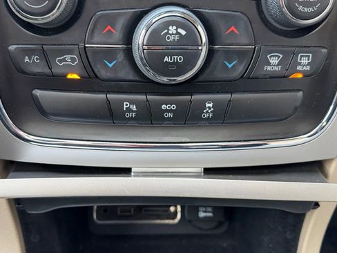 Used 2015 Jeep Grand Cherokee Limited w/ Luxury Group II image 21