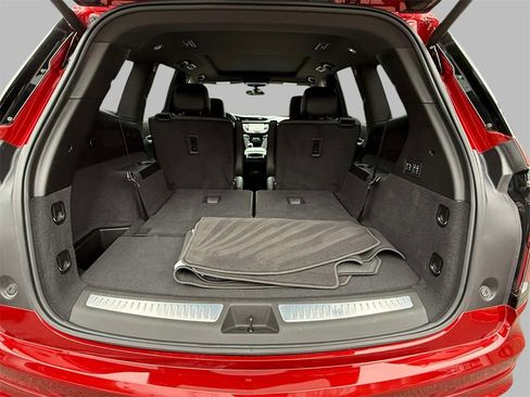 Used 2024 Cadillac XT6 Sport image 17