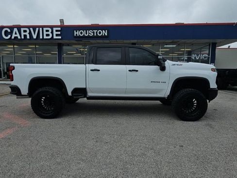 Used 2026 Chevrolet Silverado 2500 ZR2 AWD/4WD image 9