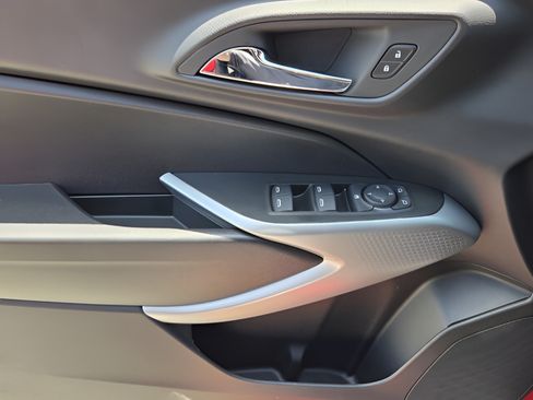 New 2026 Chevrolet Trax RS w/ Sunroof Package FWD image 27