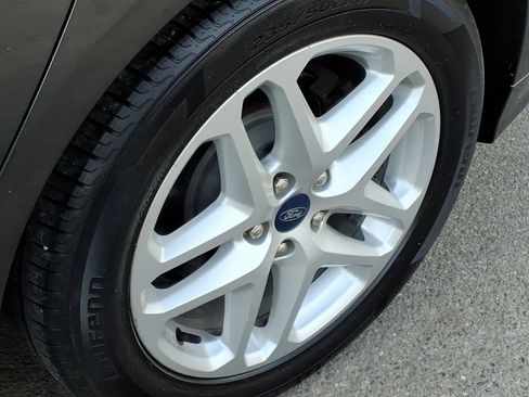 Used 2015 Ford Fusion SE FWD image 10