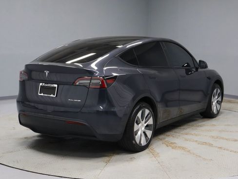 Used 2024 Tesla Model Y Long Range AWD/4WD image 14