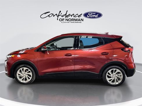 Used 2022 Chevrolet Bolt EUV LT w/ Comfort Package image 5