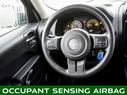 Used 2016 Jeep Patriot Sport image 9