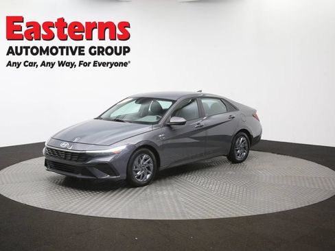 Used 2024 Hyundai Elantra SEL FWD image 54