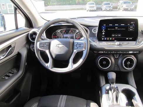Used 2025 Chevrolet Blazer LT AWD/4WD image 5