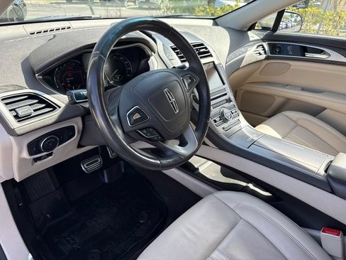 Used 2019 Lincoln MKZ Reserve w/ Reserve Plus Package AWD/4WD image 10