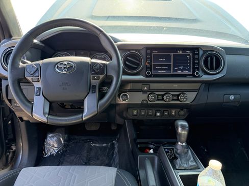 Used 2020 Toyota Tacoma TRD Sport w/ Technology Package RWD image 10