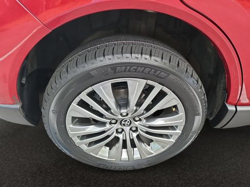 Used 2021 Toyota Venza XLE w/ Softex Package AWD/4WD image 41