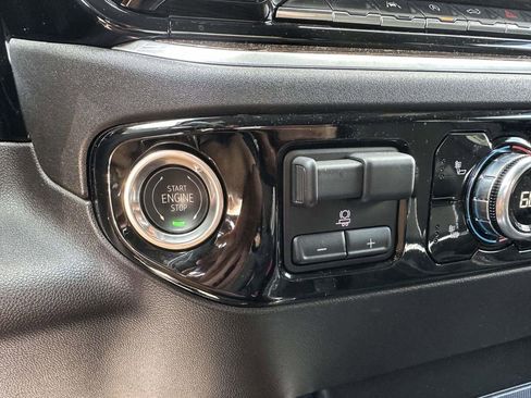 Used 2024 GMC Sierra 1500 Elevation w/ X31 Off-Road Package AWD/4WD image 25