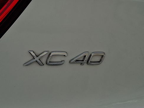 Used 2023 Volvo XC40 B5 Plus w/ Driver Assist Package image 31