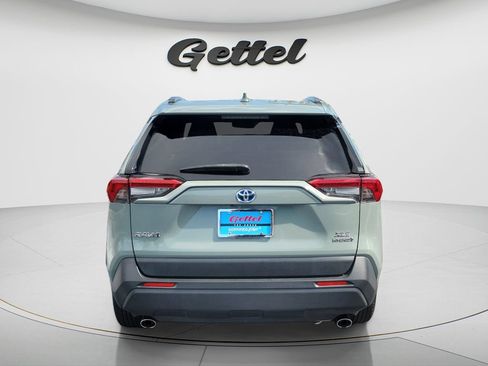 Used 2020 Toyota RAV4 XLE AWD/4WD image 7