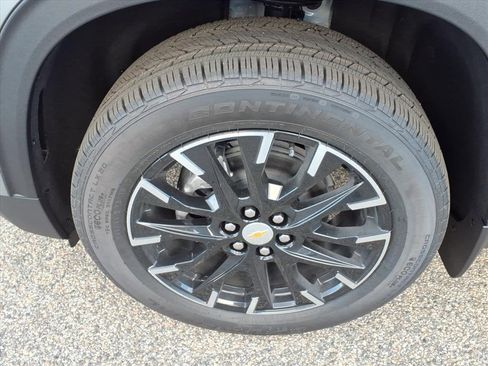 New 2026 Chevrolet Traverse LT w/ Sun and Wheel Package image 9