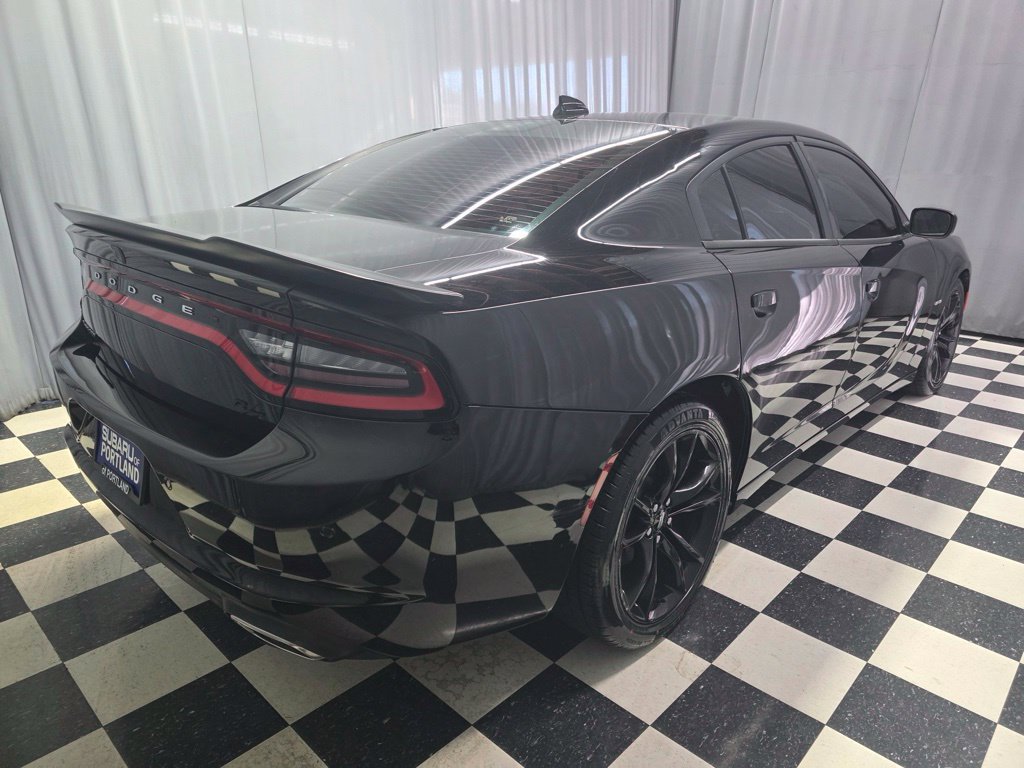 Used 2018 Dodge Charger R/T w/ Blacktop Package RWD image 4