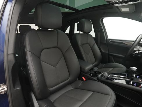 Used 2022 Porsche Macan AWD/4WD image 26