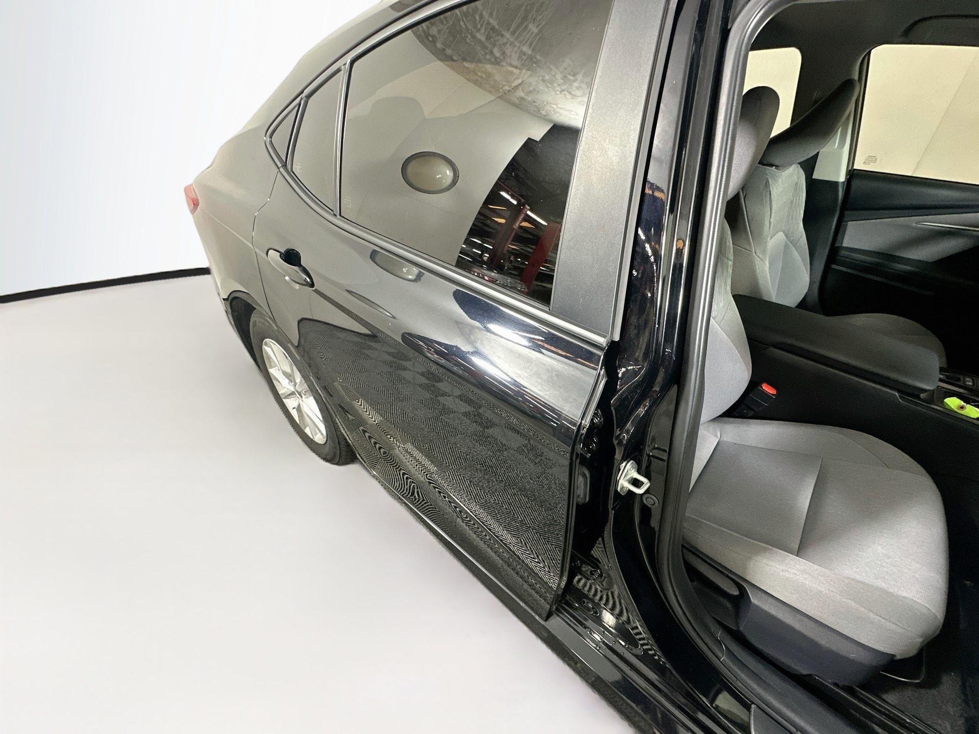 Used 2025 Toyota Camry LE w/ Convenience Package FWD image 28
