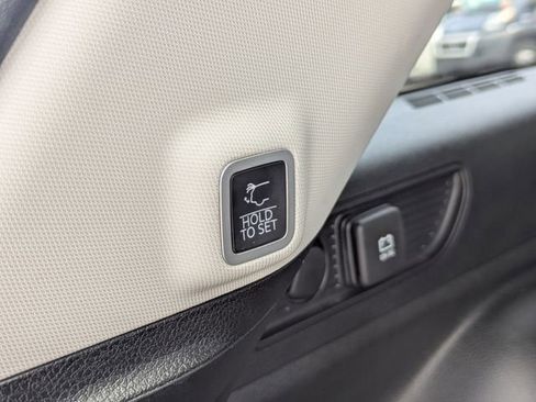Used 2022 Jeep Grand Cherokee Limited RWD image 14