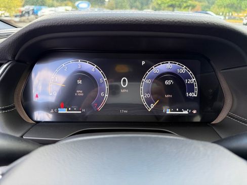 New 2025 Jeep Grand Cherokee Limited w/ Luxury Tech Group II image 15