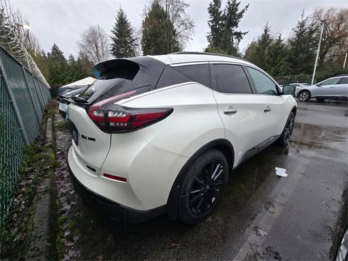 Used 2024 Nissan Murano SV w/ SV Midnight Edition Package image 4