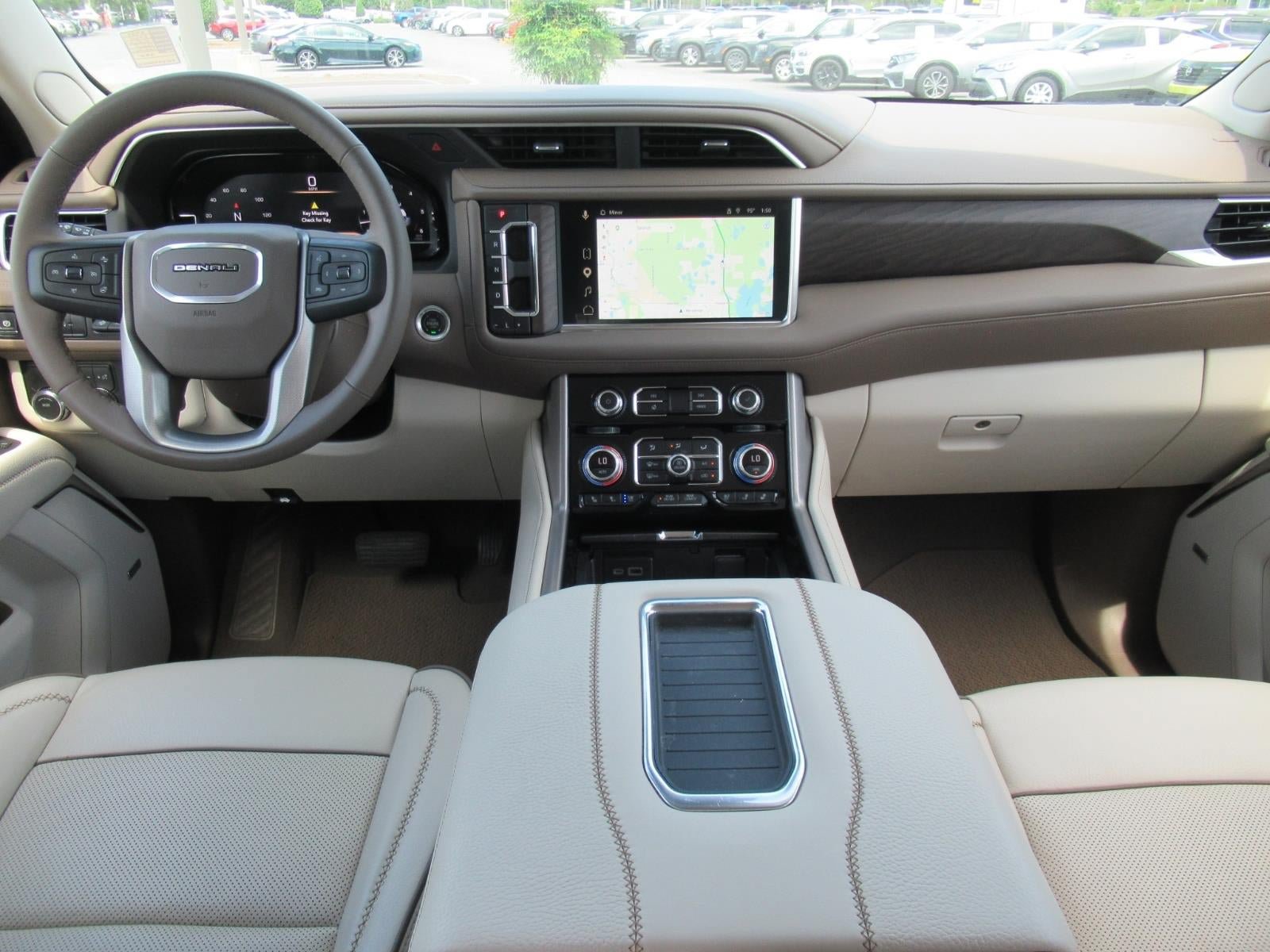 Used 2024 GMC Yukon XL Denali RWD image 12