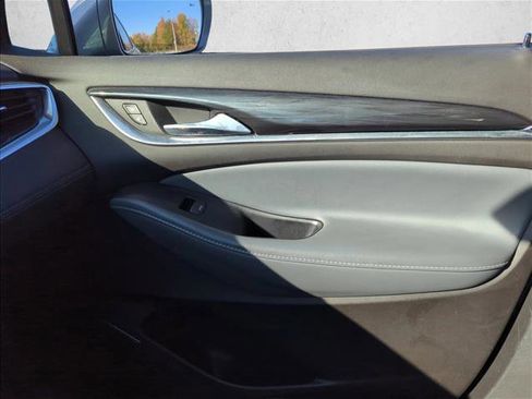 Used 2019 Buick Enclave Essence image 20