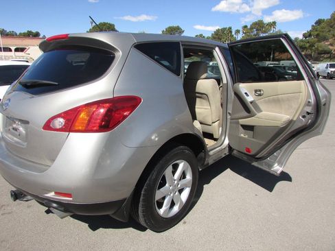Used 2010 Nissan Murano S FWD image 17