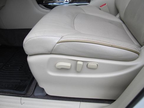 Used 2017 INFINITI QX80 2WD w/ Driver Assistance Package image 23